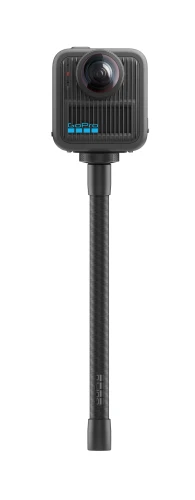 Jedna z przedłużek karbonowych GoPro Carbon Fiber Extension Set wraz z kamerą GoPro MAX2