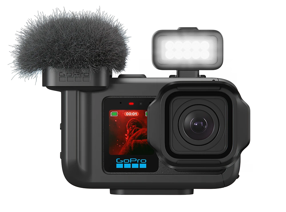 Zdjęcie lampy GoPro Light Mod2 założonej na Media Mod2 i kamerze Mission