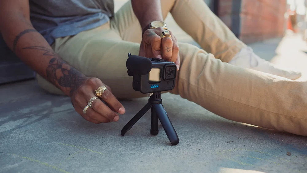 GoPro Media Mod zamontowany na uchwycie Shorty