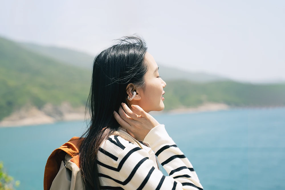 Pewnie dopasowane do uszu Shokz OpenDots One Grey